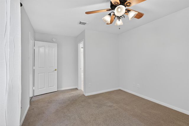 2223 Meadows Boulevard, League City, TX 77573