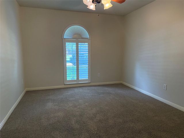 2223 Meadows Boulevard, League City, TX 77573