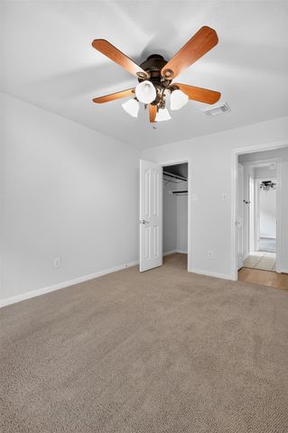 2223 Meadows Boulevard, League City, TX 77573