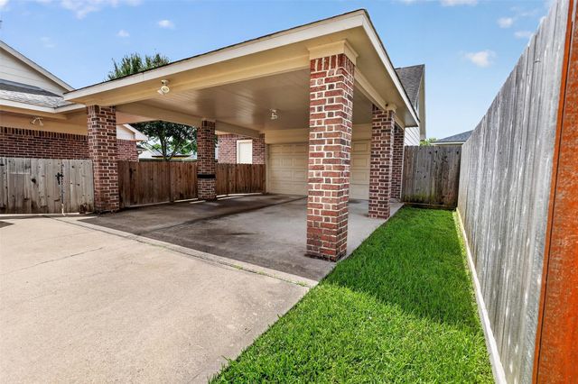 2223 Meadows Boulevard, League City, TX 77573