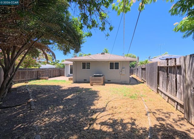 1967 Whitman Way, Sacramento, CA 95822