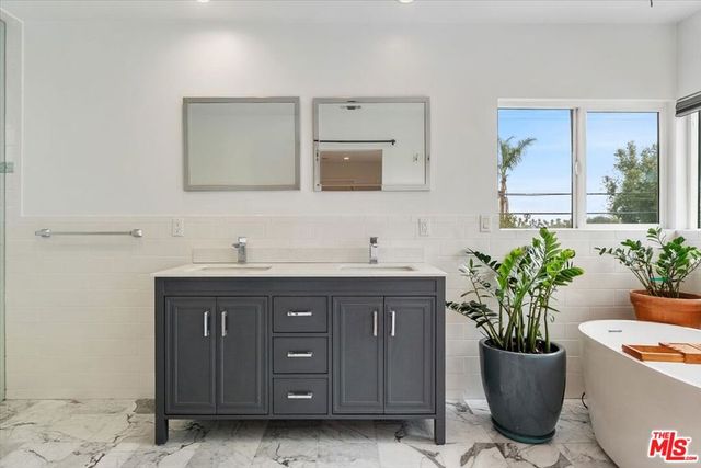 5528 Marburn Avenue, Los Angeles, CA 90043
