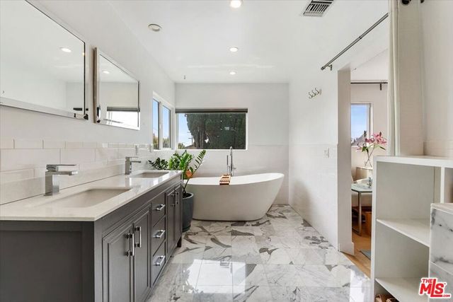 5528 Marburn Avenue, Los Angeles, CA 90043