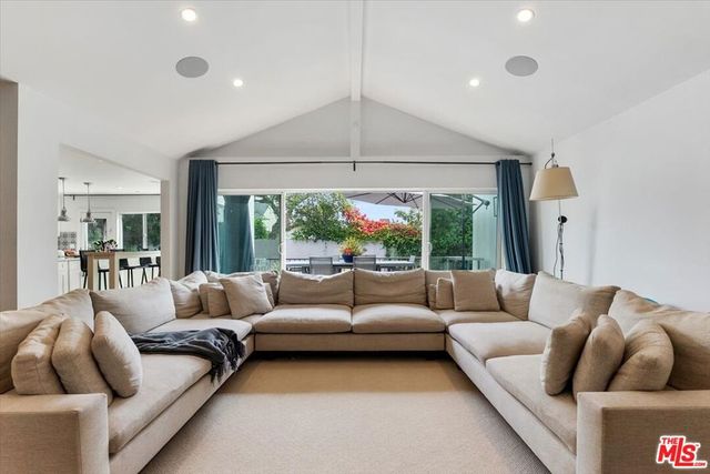 5528 Marburn Avenue, Los Angeles, CA 90043