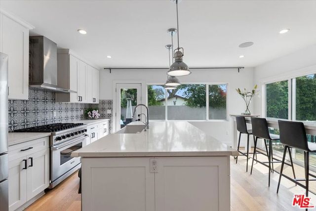 5528 Marburn Avenue, Los Angeles, CA 90043