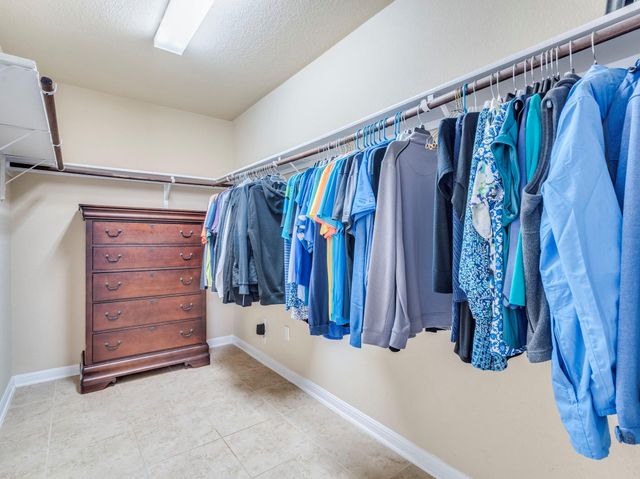 101 Beargrass DR, Kyle, TX 78640