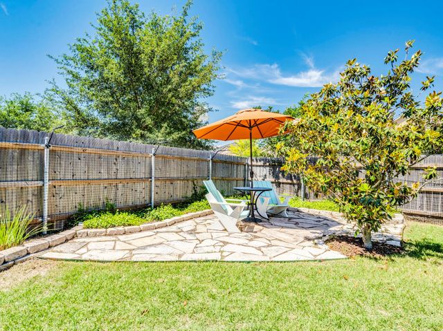 101 Beargrass DR, Kyle, TX 78640