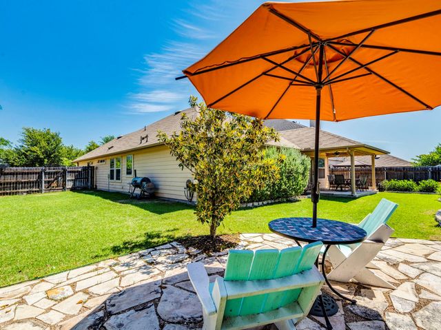 101 Beargrass DR, Kyle, TX 78640