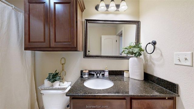 458 Chimney Hill Drive, College Station, TX 77840