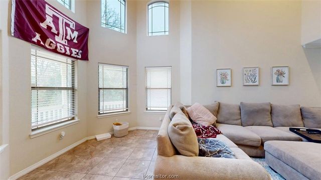 458 Chimney Hill Drive, College Station, TX 77840