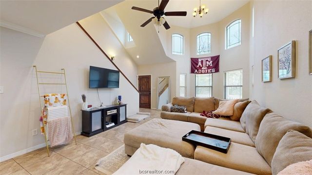 458 Chimney Hill Drive, College Station, TX 77840