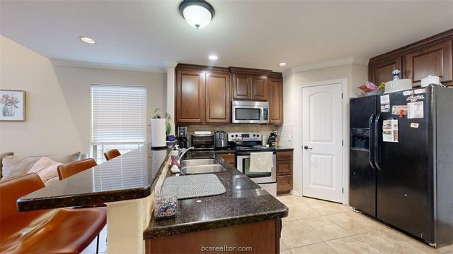 458 Chimney Hill Drive, College Station, TX 77840