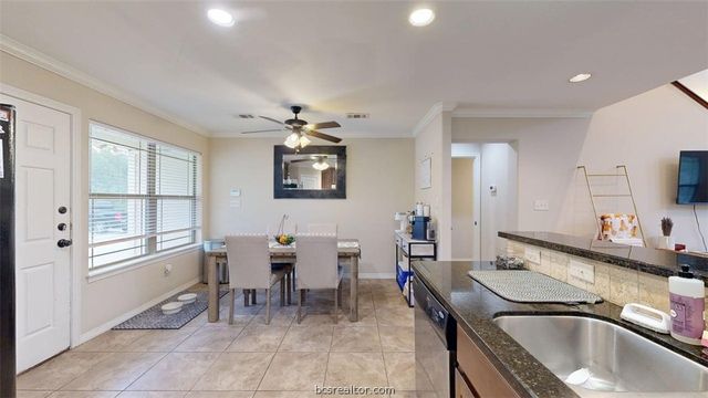 458 Chimney Hill Drive, College Station, TX 77840