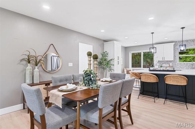 1401 Norman Place, St Louis, MO 63122