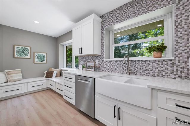 1401 Norman Place, St Louis, MO 63122