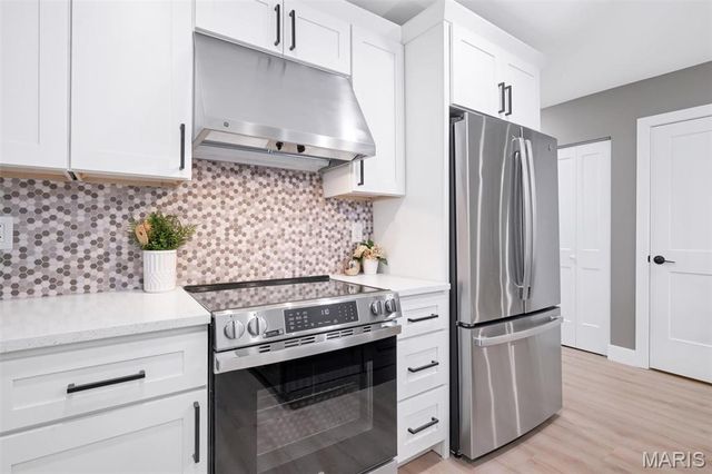 1401 Norman Place, St Louis, MO 63122