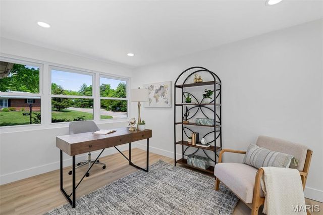 1401 Norman Place, St Louis, MO 63122