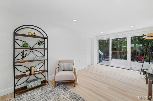 1401 Norman Place, St Louis, MO 63122
