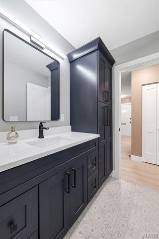 1401 Norman Place, St Louis, MO 63122