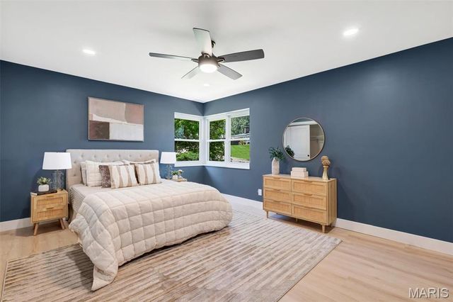 1401 Norman Place, St Louis, MO 63122