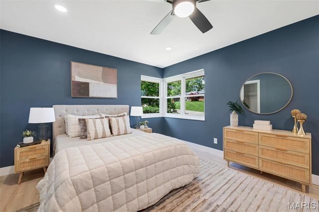 1401 Norman Place, St Louis, MO 63122