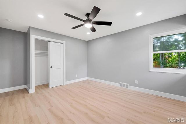 1401 Norman Place, St Louis, MO 63122