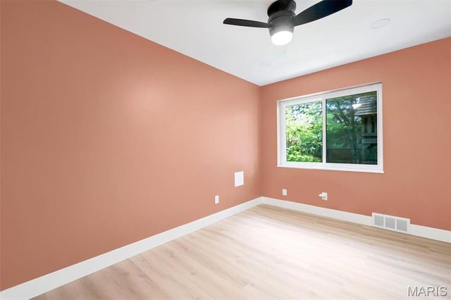 1401 Norman Place, St Louis, MO 63122
