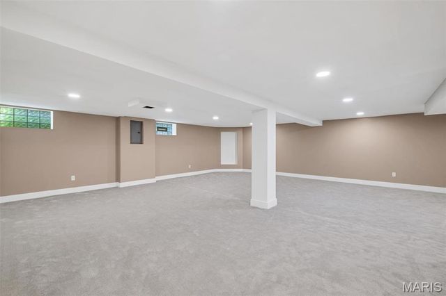 1401 Norman Place, St Louis, MO 63122