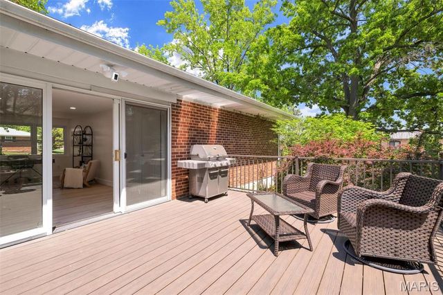 1401 Norman Place, St Louis, MO 63122