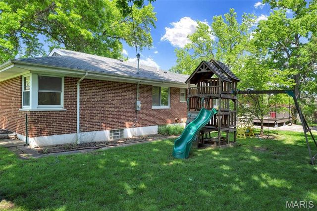 1401 Norman Place, St Louis, MO 63122