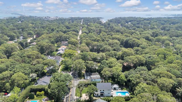 37 Wakeman Road, Hampton Bays, NY 11946