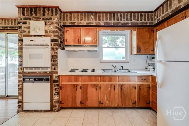 169 Azalea Avenue, Garden City, GA 31408