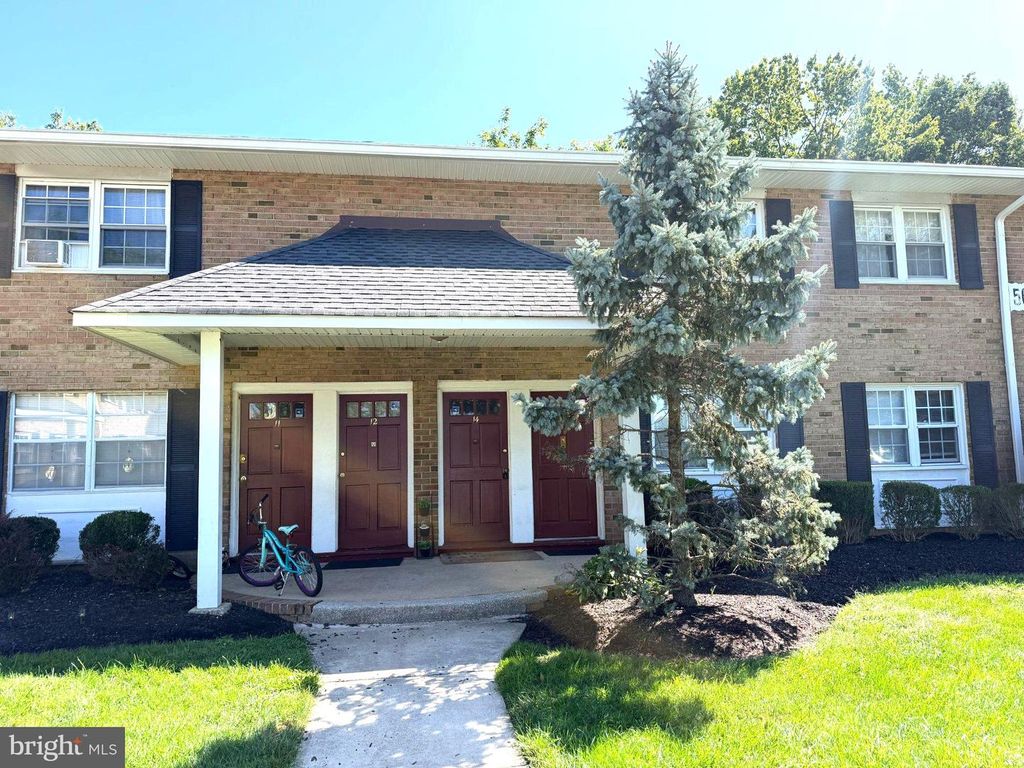 56 GARDEN VIEW TER, EAST WINDSOR TWP, NJ 08520 — exterior
