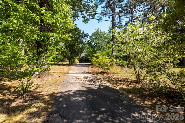 3110 Robinwood Road, Gastonia, NC 28054