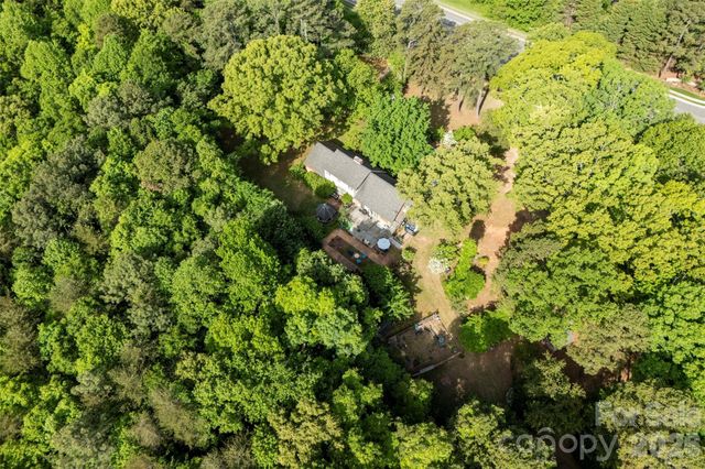 3110 Robinwood Road, Gastonia, NC 28054