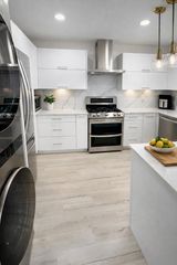 930 California 105, Santa Monica, CA 90403