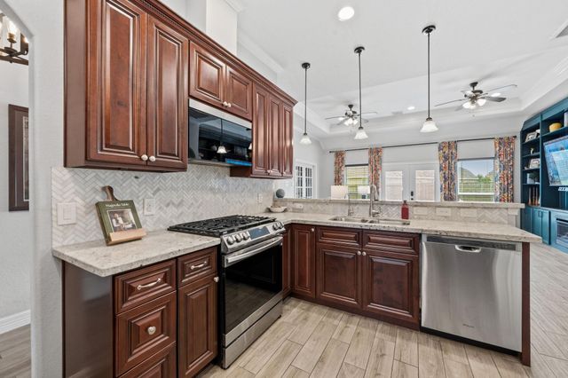 226 Rio Grande Drive, Baytown, TX 77523