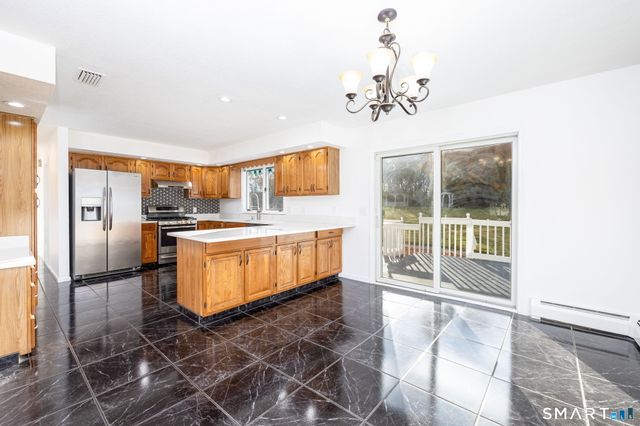 40 Country Side Drive, Rocky Hill, CT 06067
