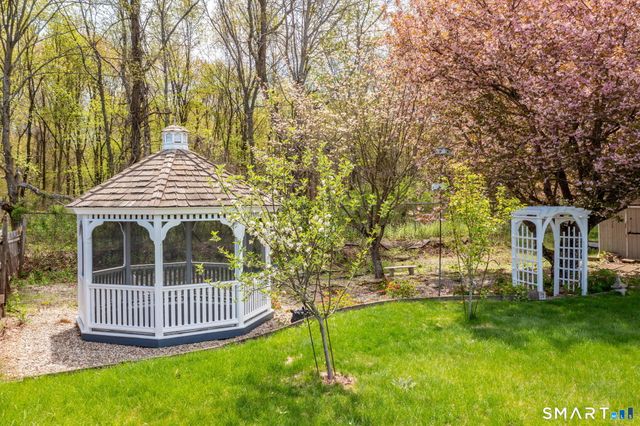 40 Country Side Drive, Rocky Hill, CT 06067