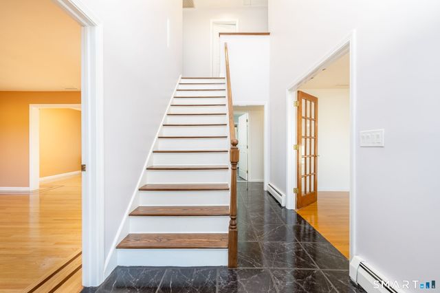 40 Country Side Drive, Rocky Hill, CT 06067