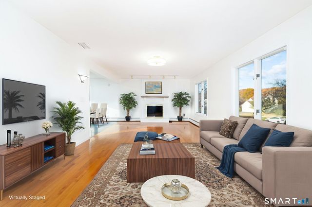 40 Country Side Drive, Rocky Hill, CT 06067