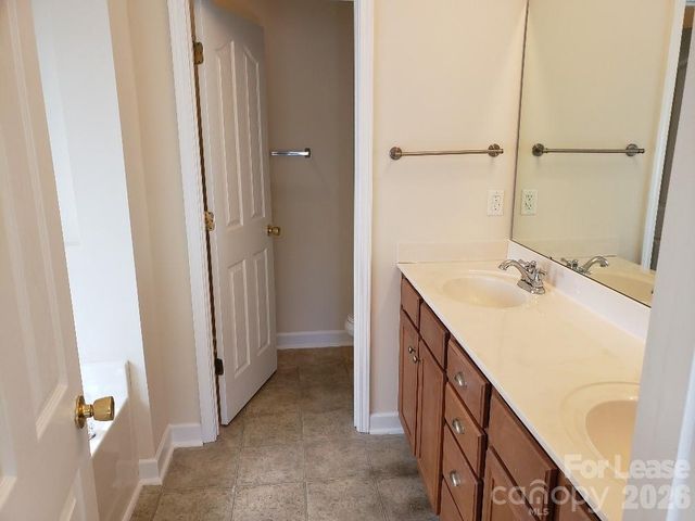 626 Neal Drive, Charlotte, NC 28213