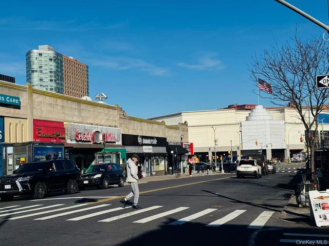 63-84 SAUNDERS Street 1K, Rego Park, NY 11374