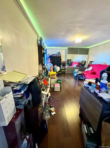 63-84 SAUNDERS Street 1K, Rego Park, NY 11374