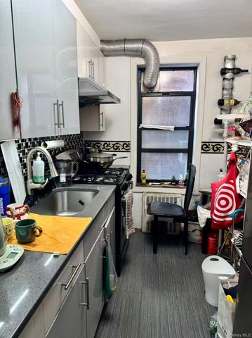 63-84 SAUNDERS Street 1K, Rego Park, NY 11374