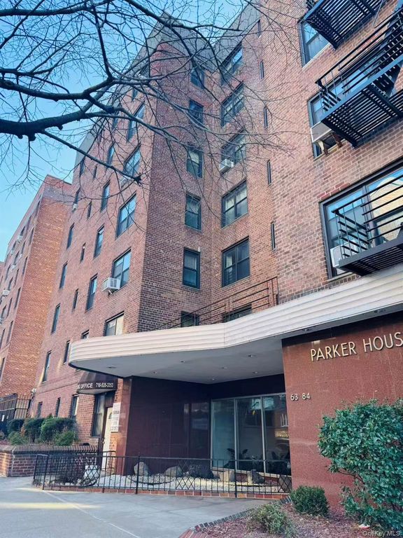 63-84 SAUNDERS Street 1K, Rego Park, NY 11374