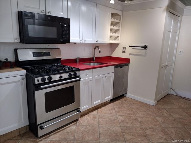 396 Birchwood Road, Medford, NY 11763