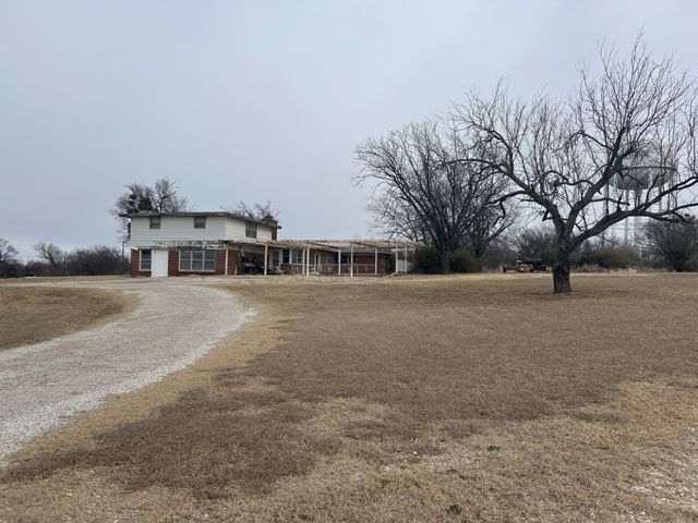 1115 W Belknap, Jacksboro, TX 76458