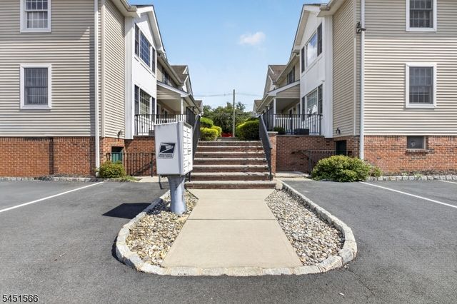 179 Roseland Ave 12, Caldwell Boro Twp., NJ 07006