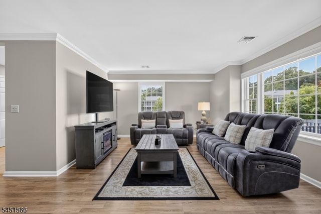 179 Roseland Ave 12, Caldwell Boro Twp., NJ 07006